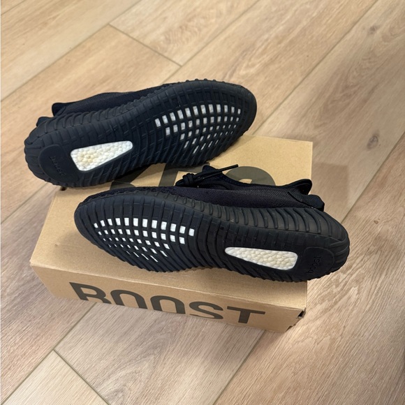 Yeezy Adidas Boost 350 Onyx size 10.5 men - Picture 4 of 5